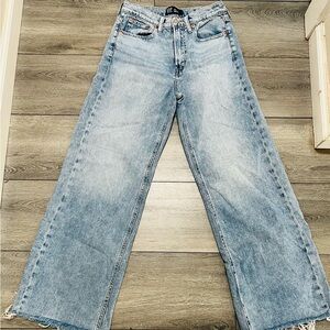 GAP Women's Light Blue Wide-Leg Jeans